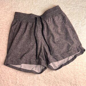 Lululemon Spring Break Away Short II *3" EUC